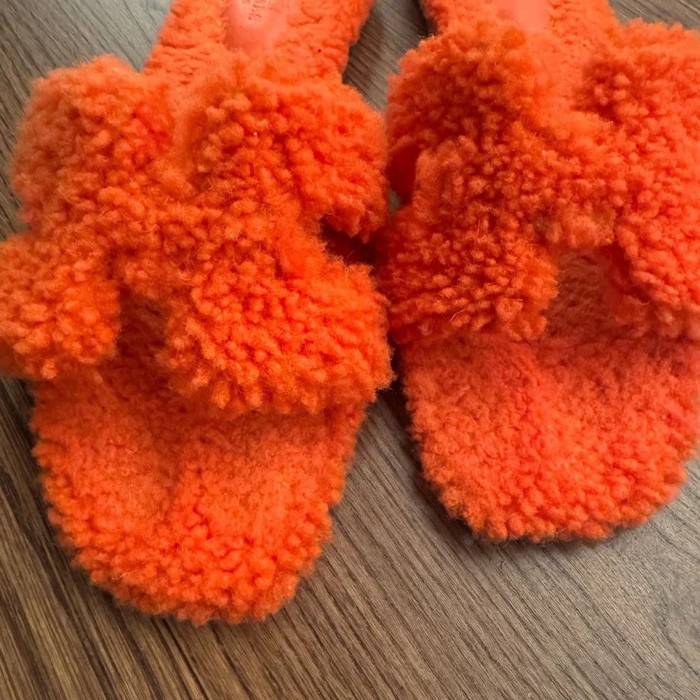 Hermes Oran Shearling Orange Slide Sandals - Picture 2 of 7